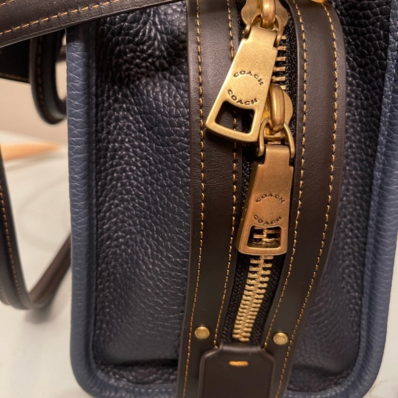 Coach leather Rogue medium like New purse - Picture 8 of 16